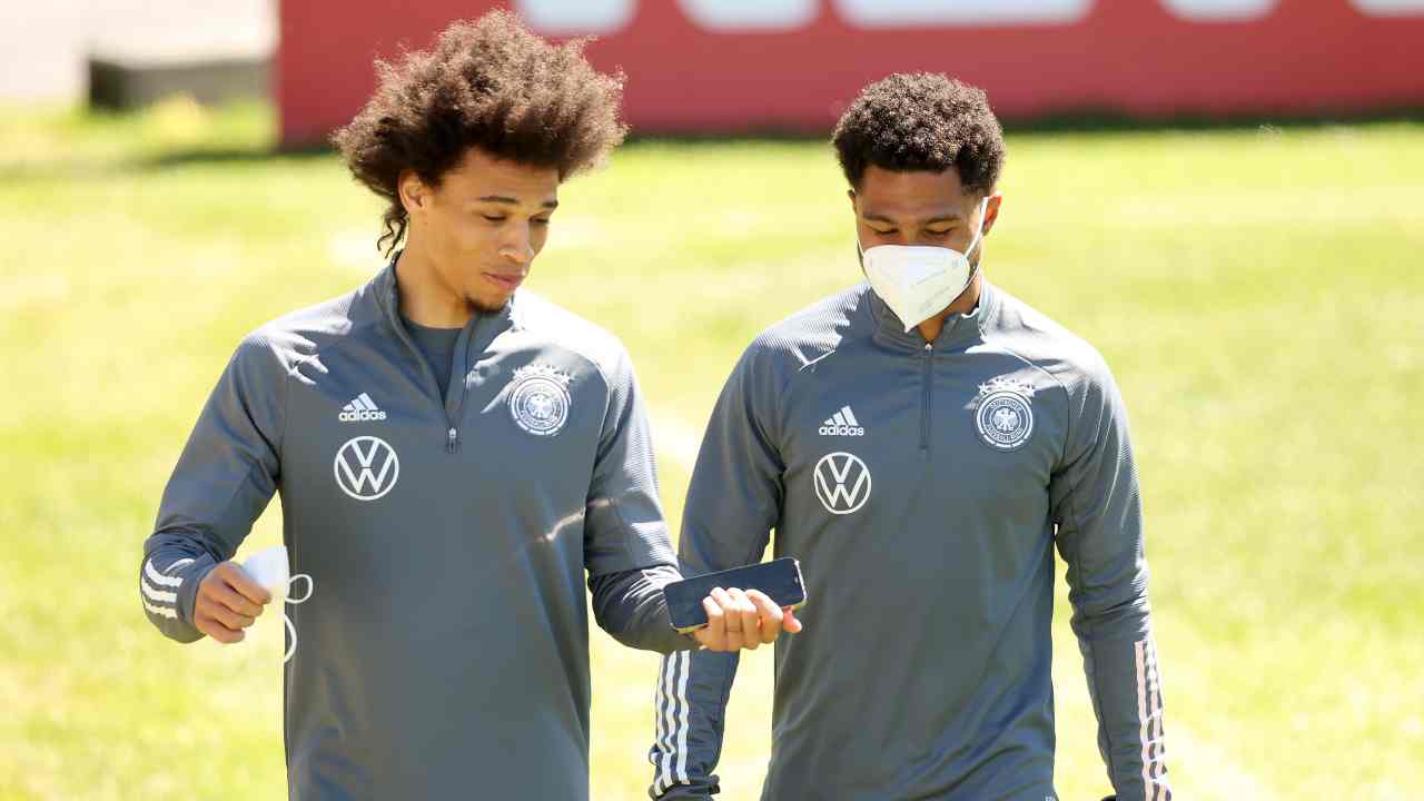 Gnabry e Sanè - Getty Images