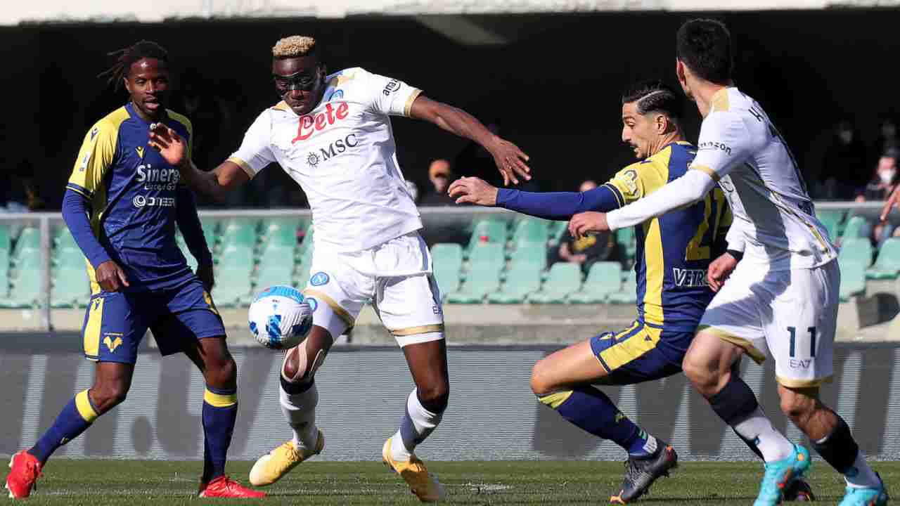 Verona-Napoli in campo - foto LaPresse