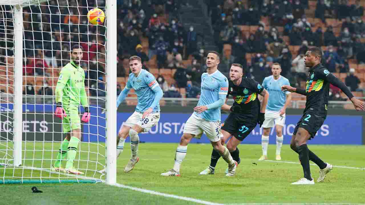 Inter-Lazio in campo - foto LaPresse