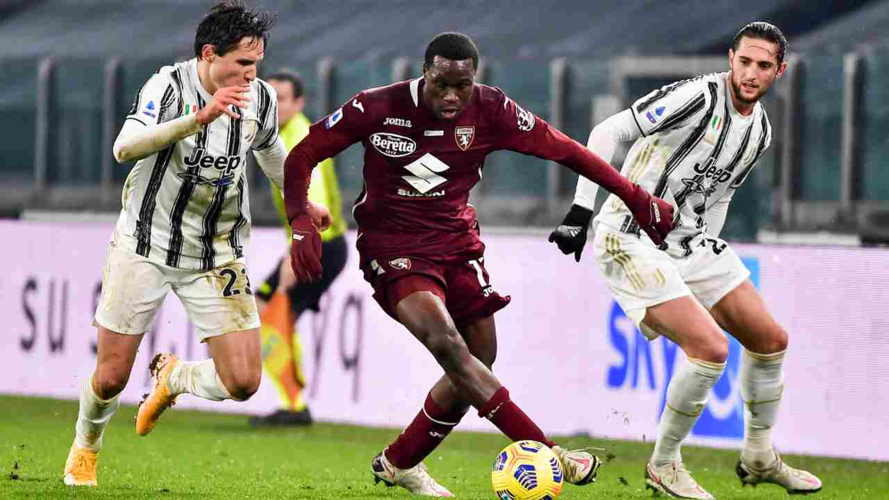 Juve Torino in campo foto LaPresse