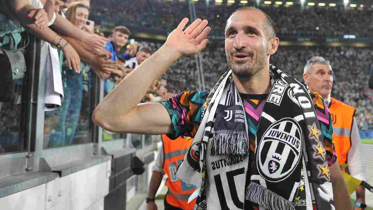 Chiellini saluta foto Ansa