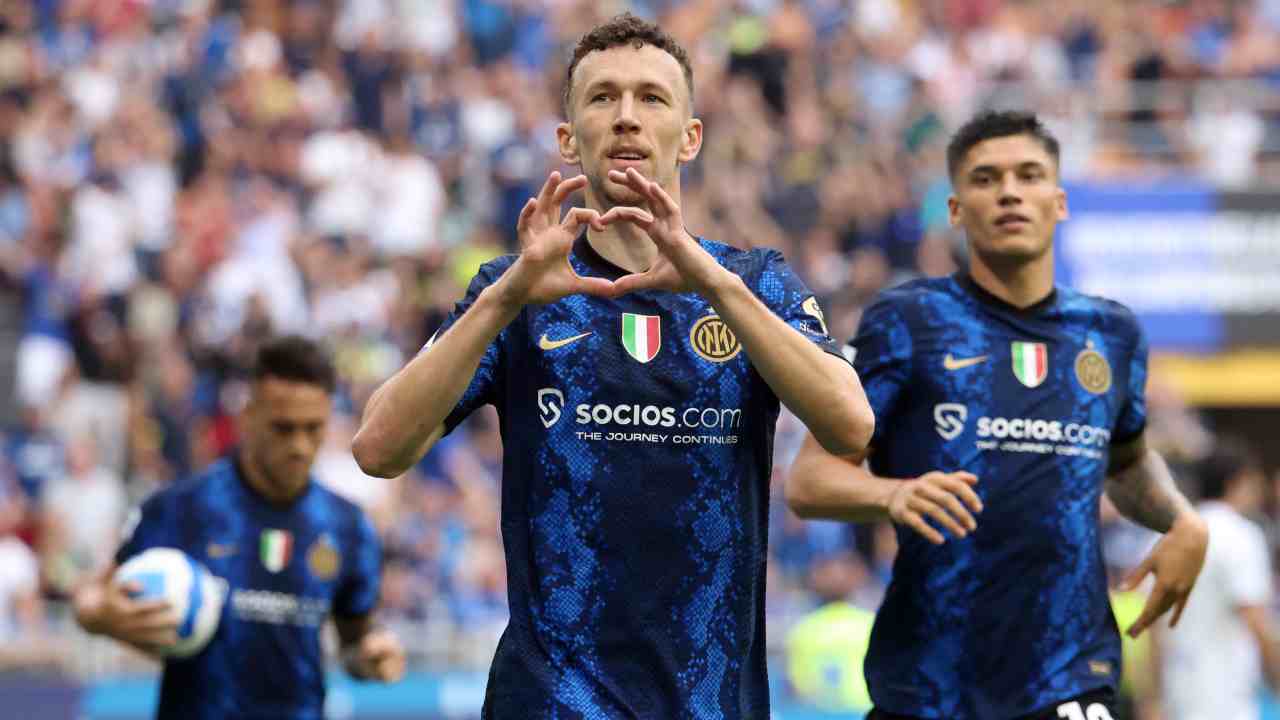 Perisic col cuore - foto Ansa