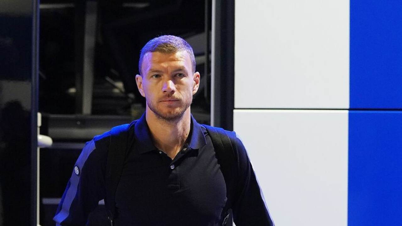 Dzeko in borghese - foto LaPresse