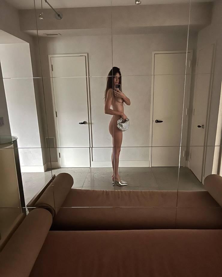 Bianca Balti, nudo integrale per la modella